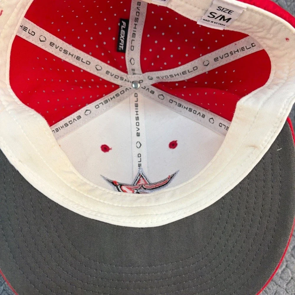 EvoShield FlexFit Baseball Hat Red White Star Logo Perforated Cap Size S/M 0660